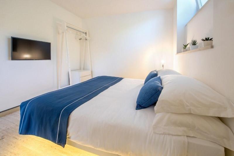 Da Rooms image