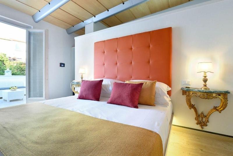 Da Rooms image