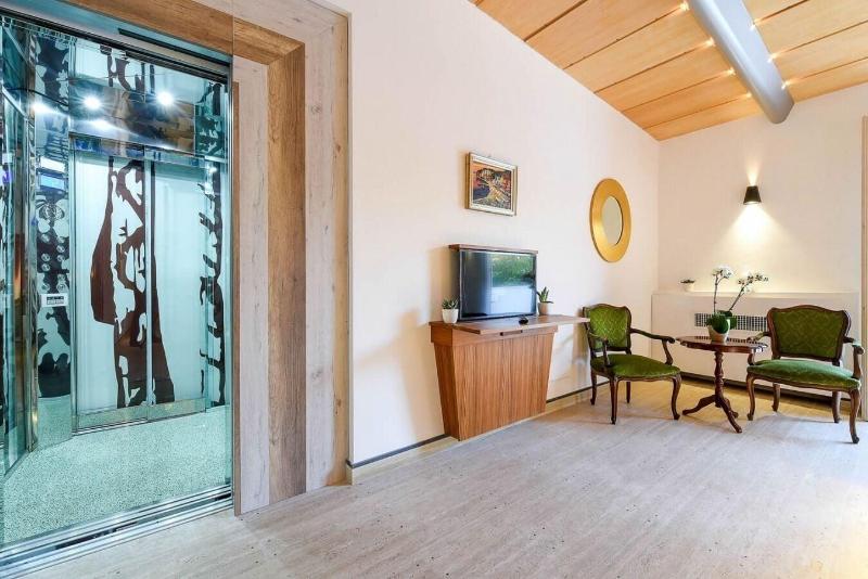 Da Rooms image