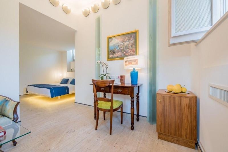 Da Rooms image
