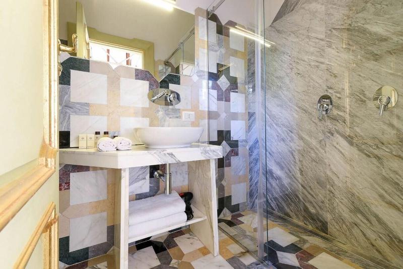 Da Rooms image