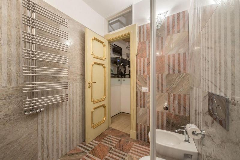 Da Rooms image