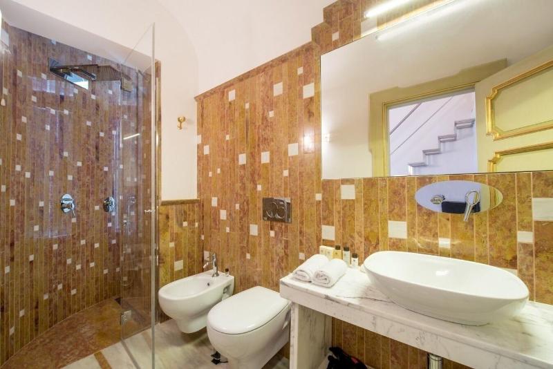 Da Rooms image
