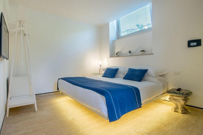 Da Rooms image
