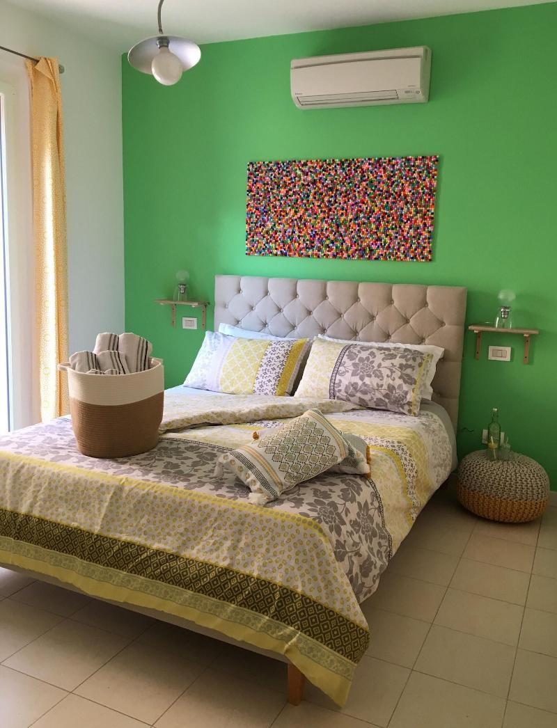 Intra Rooms image