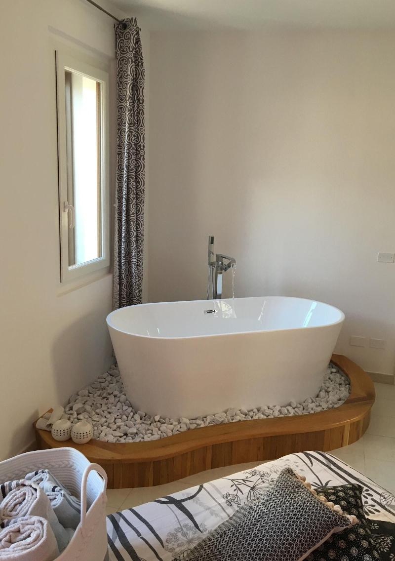 Intra Rooms image