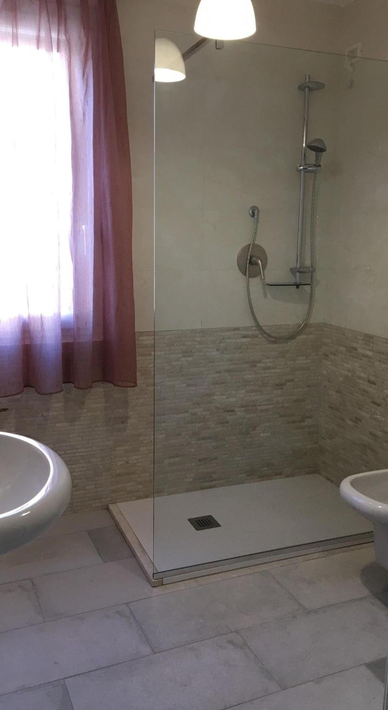 Intra Rooms image