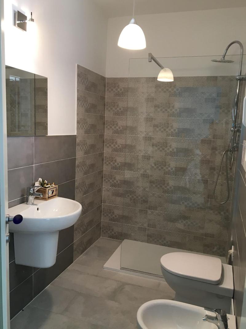 Intra Rooms image