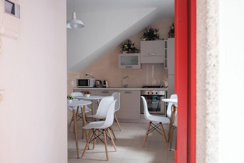 Intra Rooms image