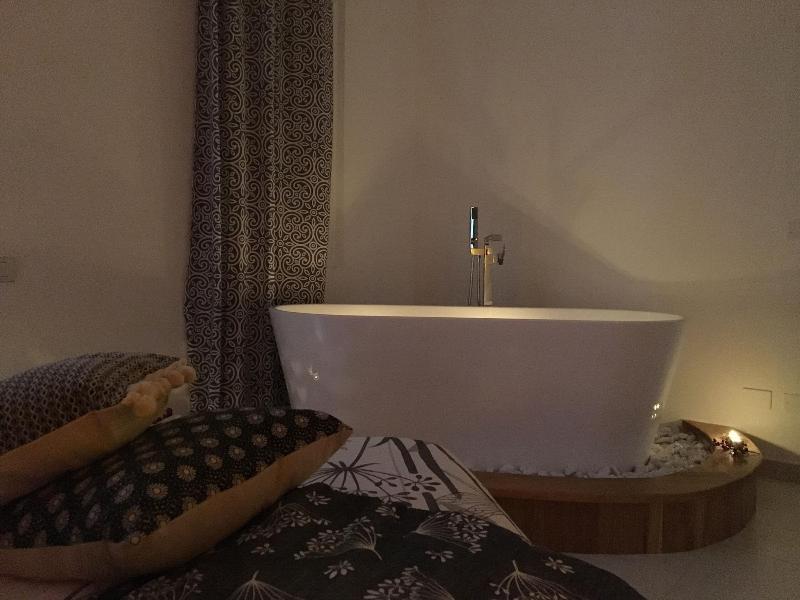 Intra Rooms image