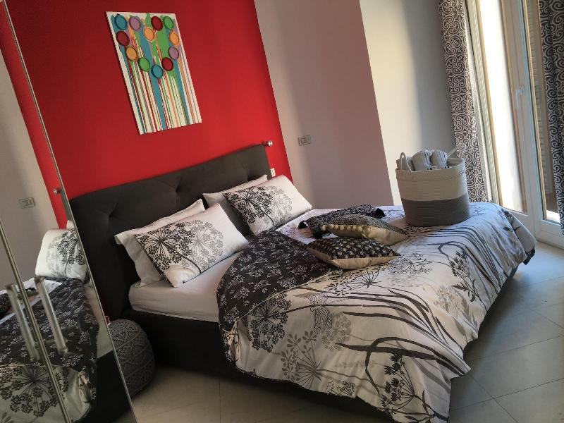Intra Rooms image