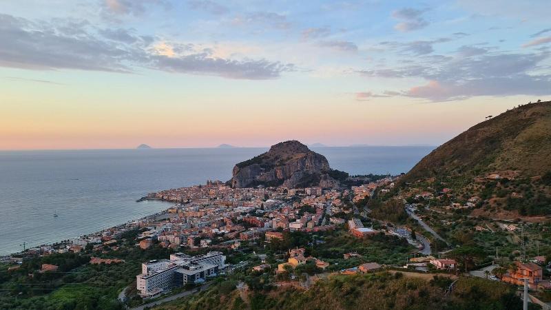 Skyview Cefalu image