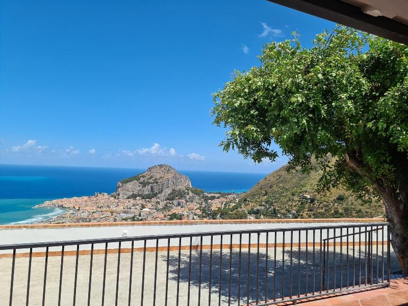 Skyview Cefalu image