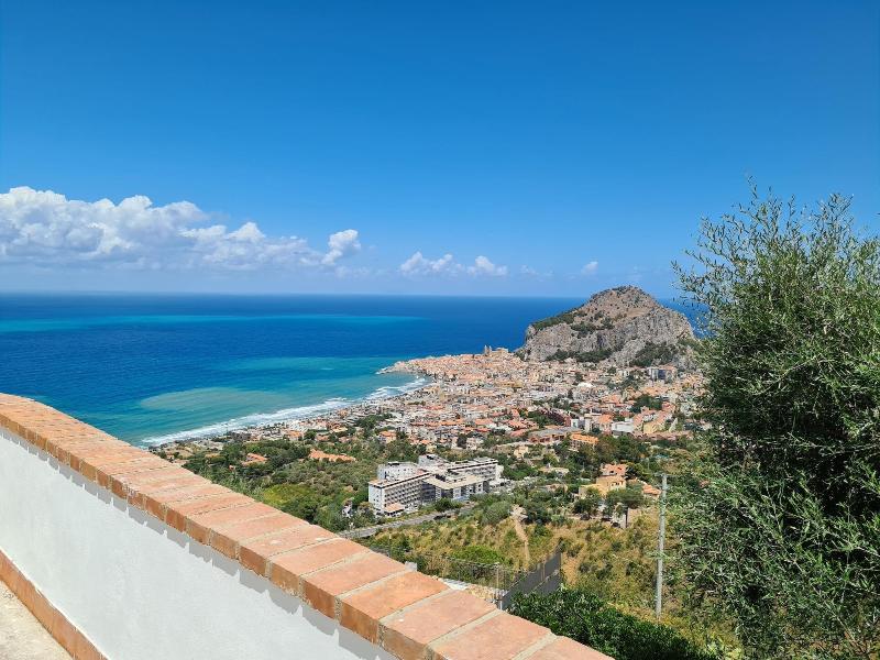 Skyview Cefalu image