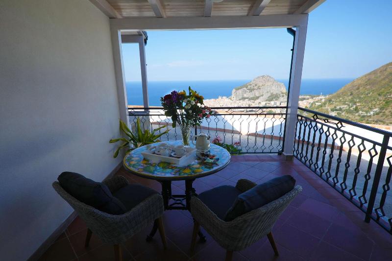 Skyview Cefalu image