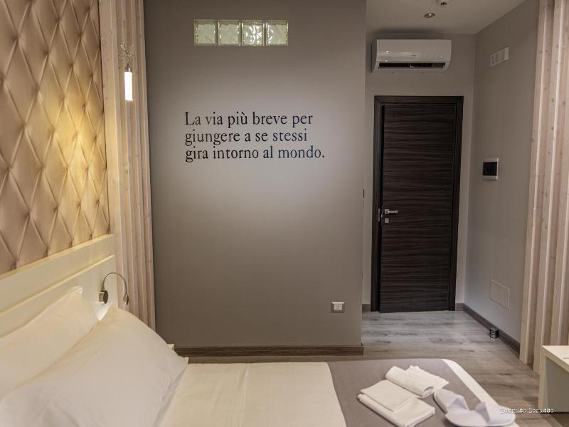 Holygold Suite image
