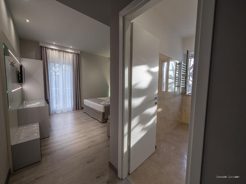 Holygold Suite image