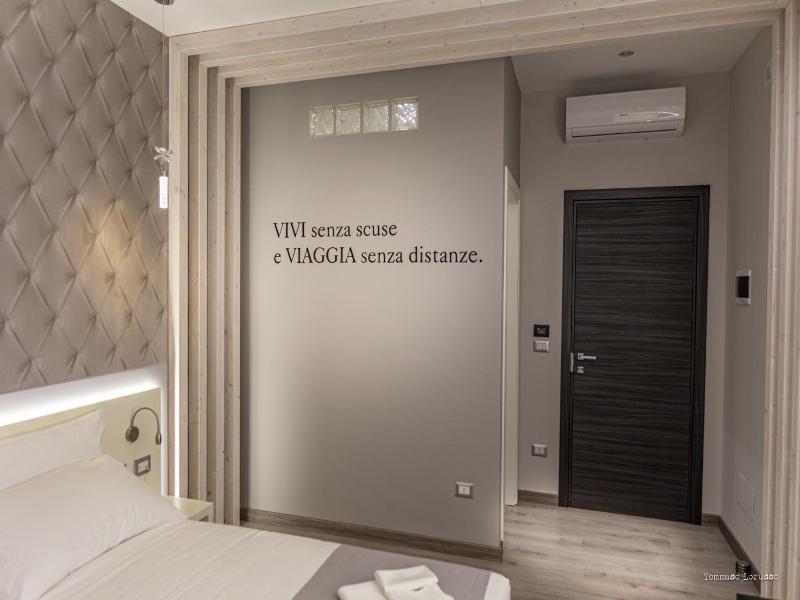 Holygold Suite image