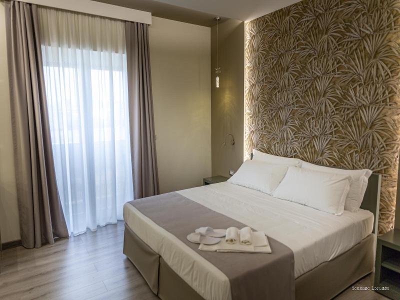 Holygold Suite image