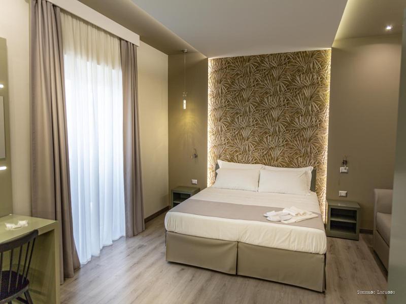 Holygold Suite image