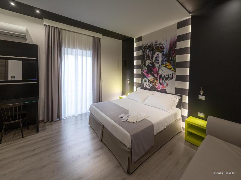 Holygold Suite image