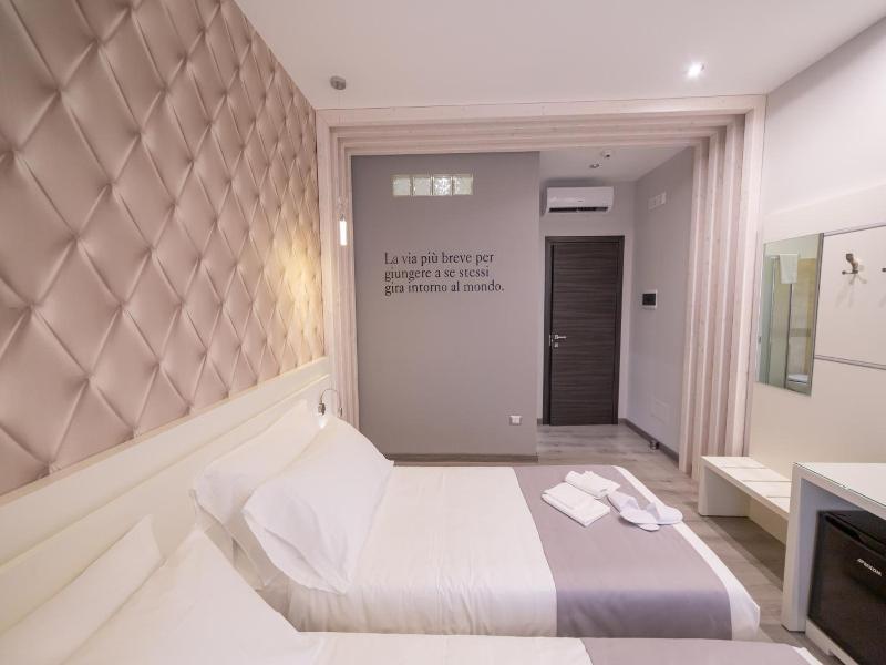 Holygold Suite image