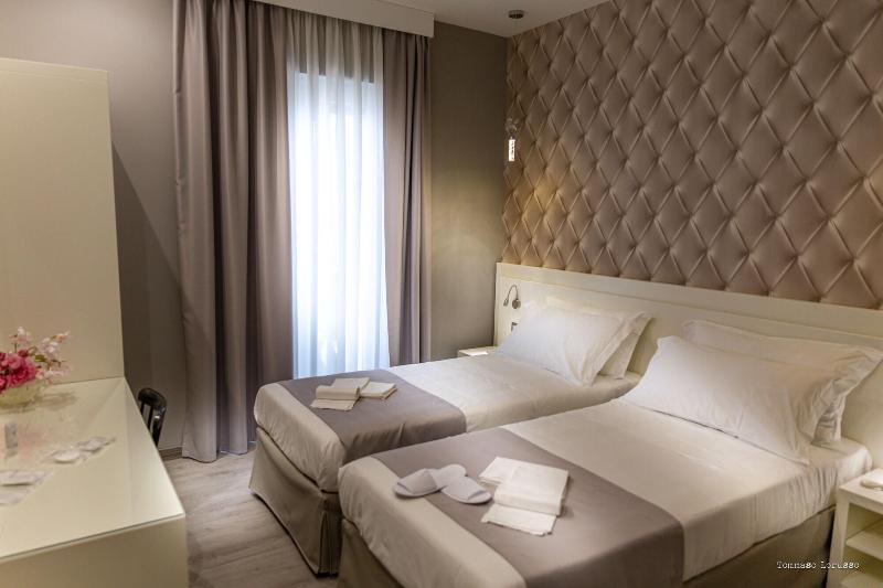 Holygold Suite image