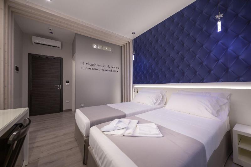 Holygold Suite image