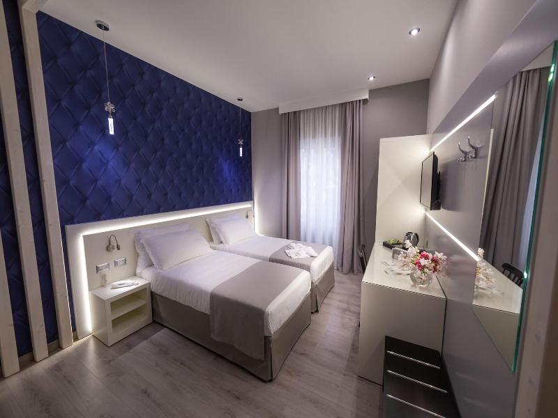 Holygold Suite image