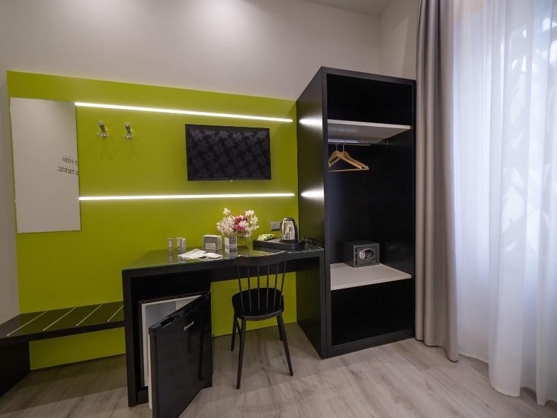 Holygold Suite image