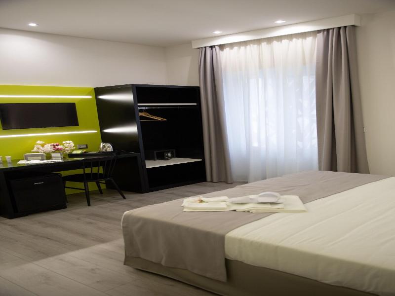 Holygold Suite image