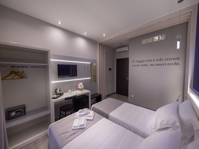 Holygold Suite image