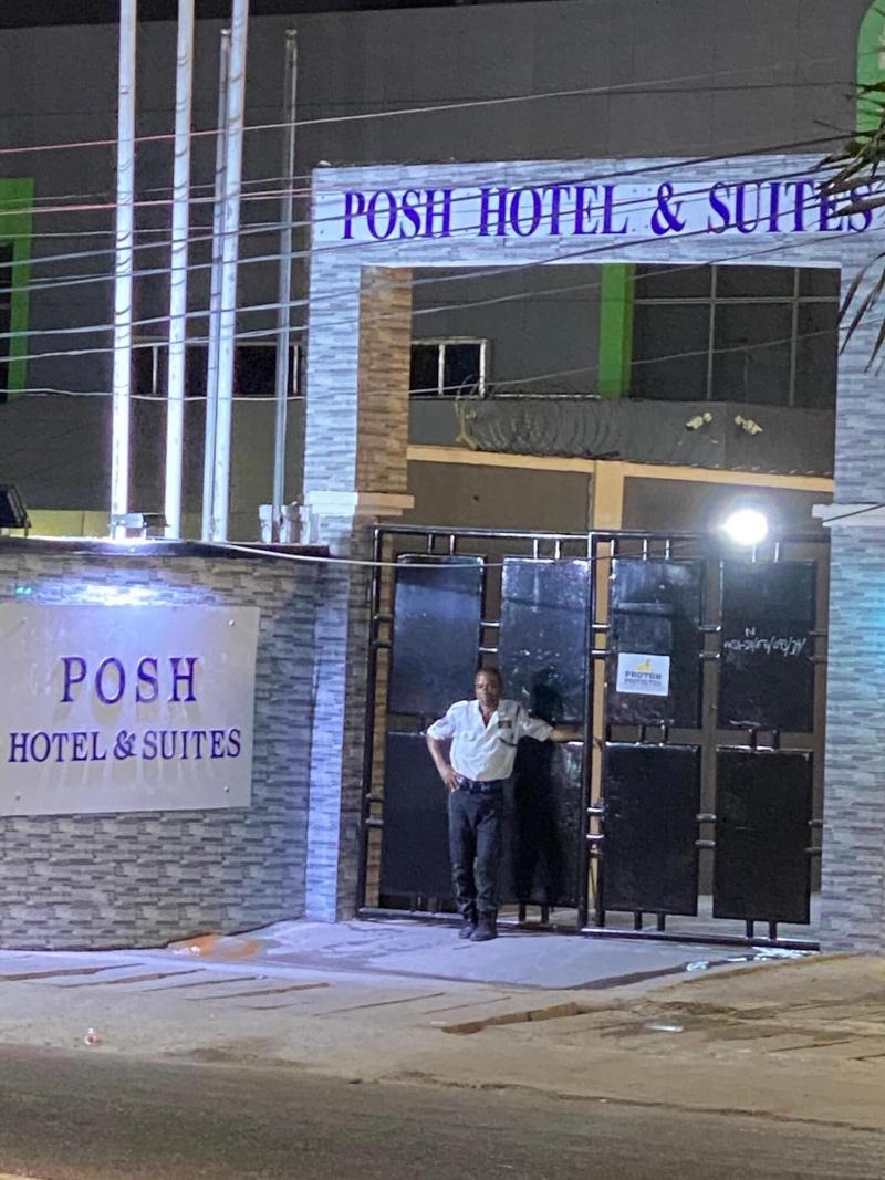 Posh Hotel And Suites