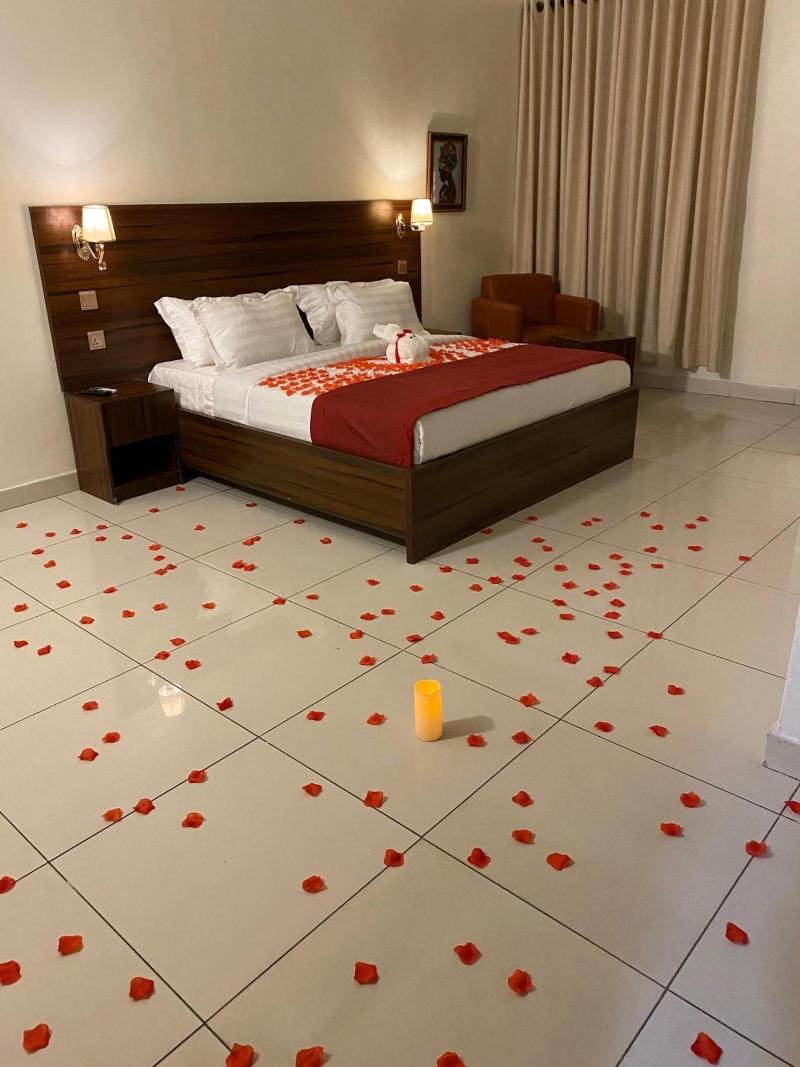 Posh Hotel And Suites image