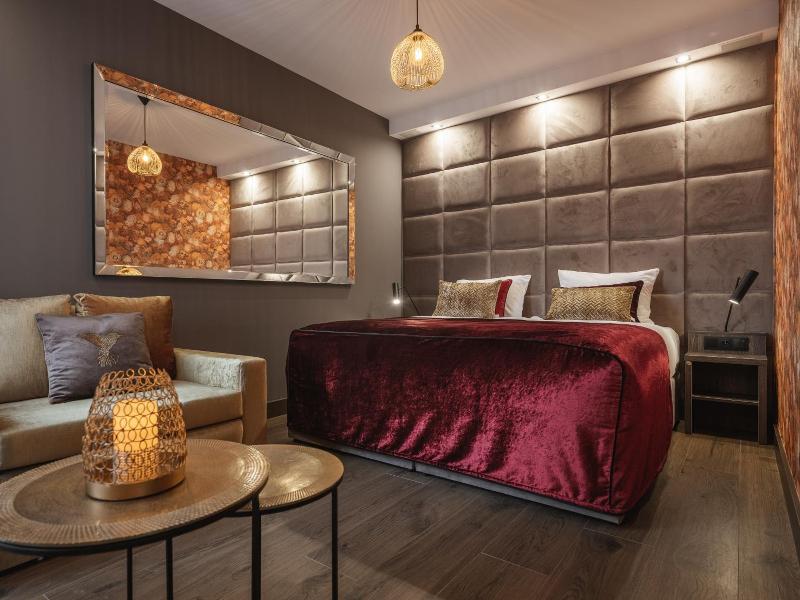 Art Suites Hotel image