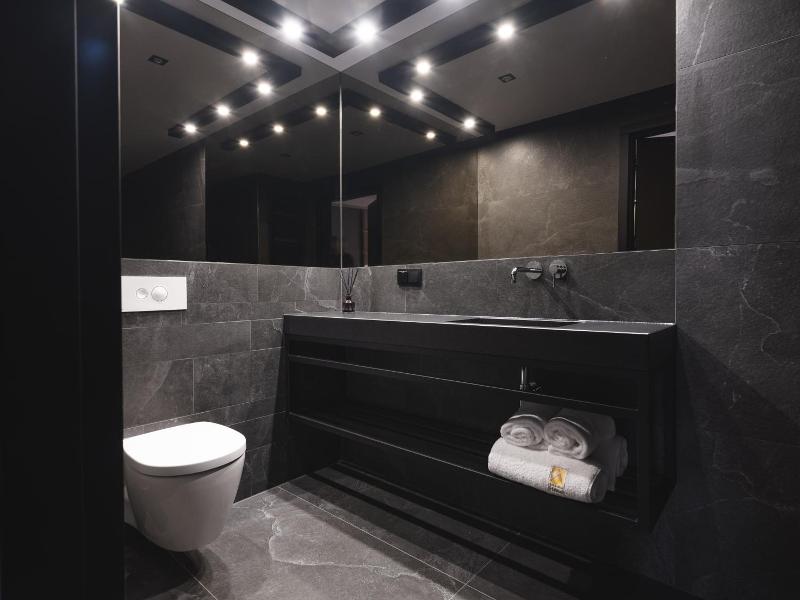 Art Suites Hotel image