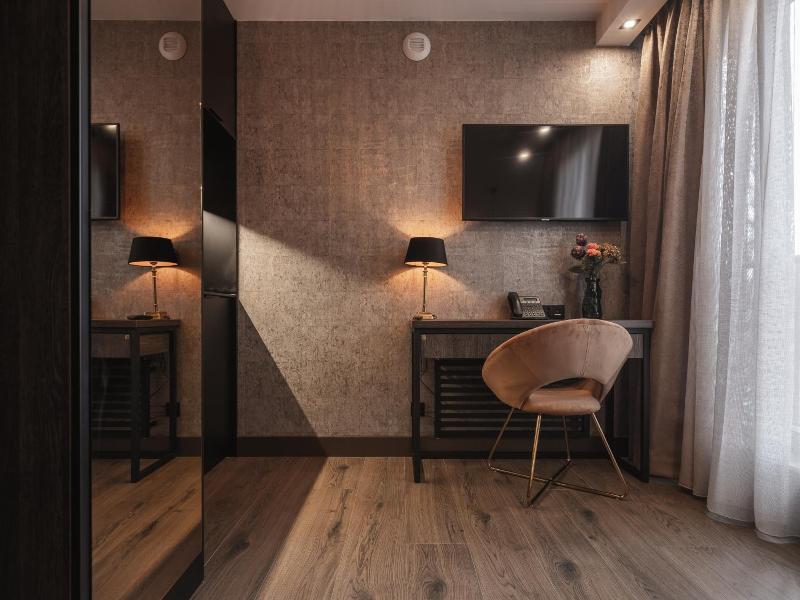 Art Suites Hotel image