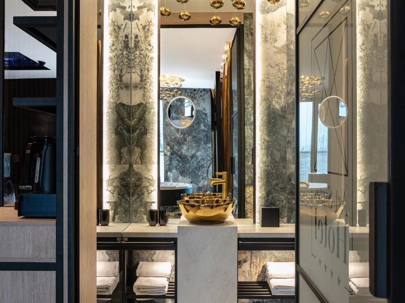 Art Suites Hotel image