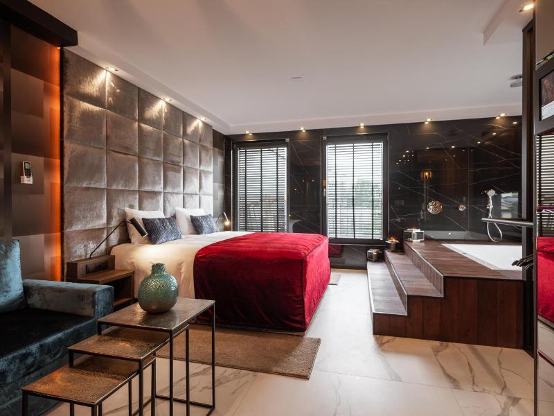 Art Suites Hotel image