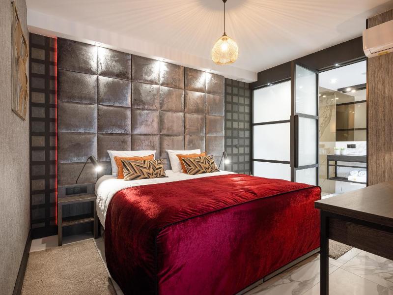 Art Suites Hotel image