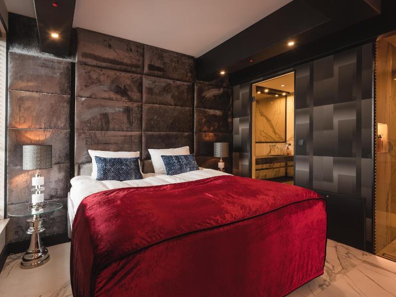 Art Suites Hotel image
