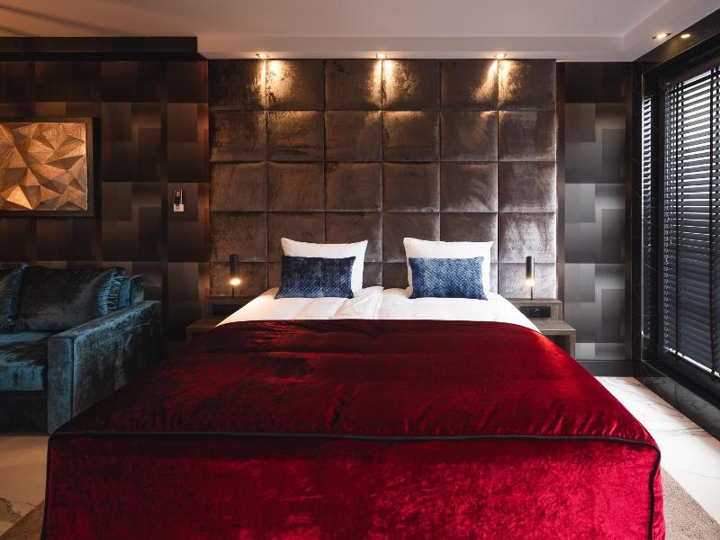 Art Suites Hotel image