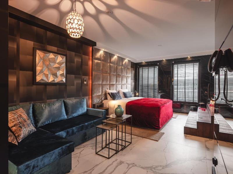 Art Suites Hotel image