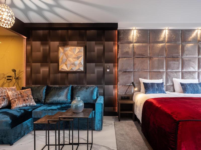 Art Suites Hotel image