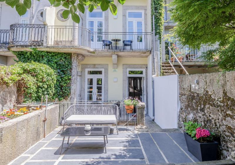 Oporto Collection Rosario- Luxury Suites image