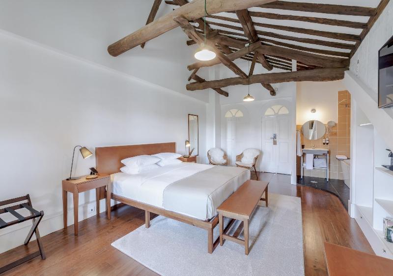 Oporto Collection Rosario- Luxury Suites image