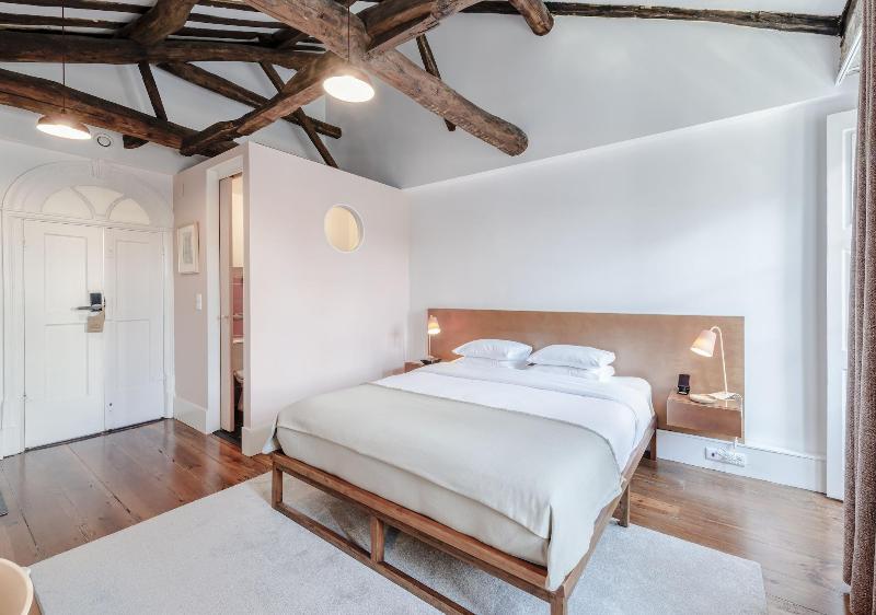 Oporto Collection Rosario- Luxury Suites image
