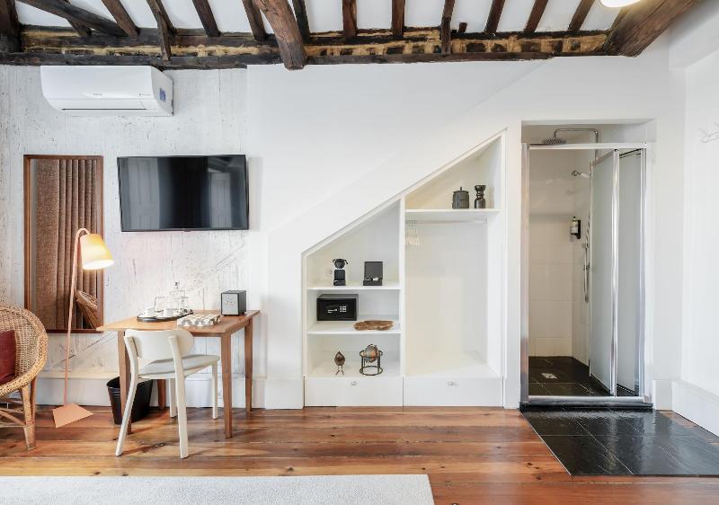 Oporto Collection Rosario- Luxury Suites image