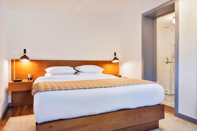 Oporto Collection Rosario- Luxury Suites image