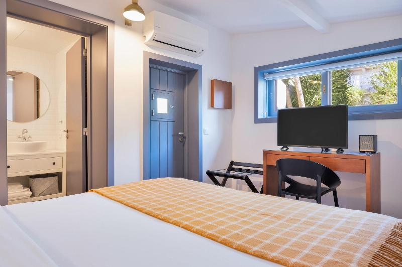 Oporto Collection Rosario- Luxury Suites image